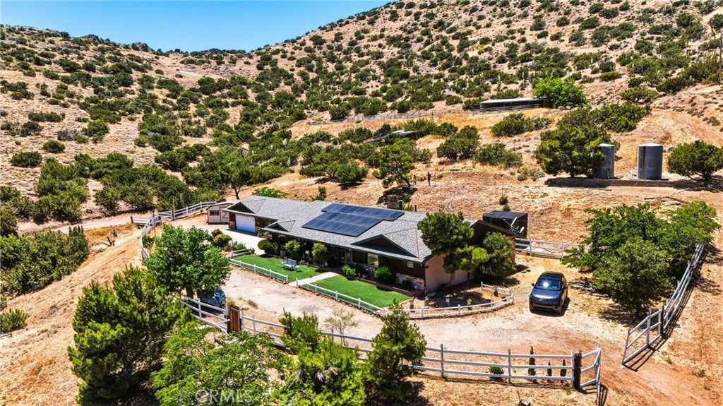 1661 Twin Butte