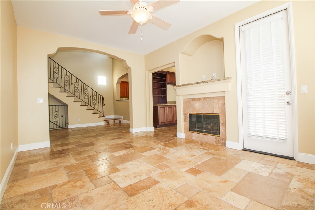 6412 Terraza Portico