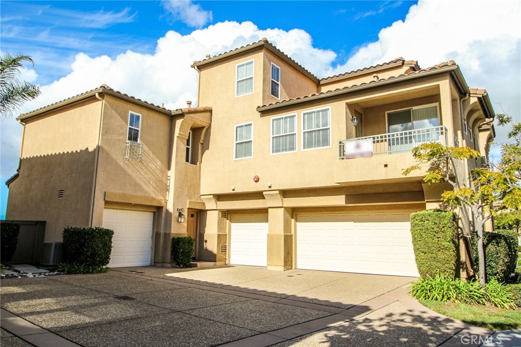 6412 Terraza Portico