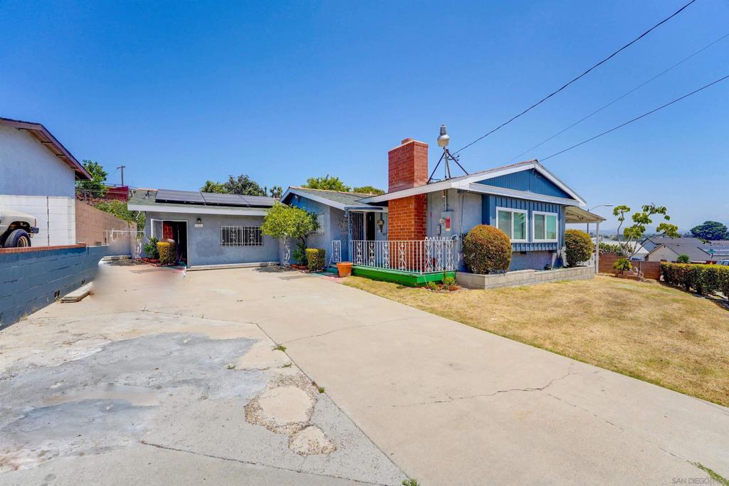 2951 MANOS DRIVE