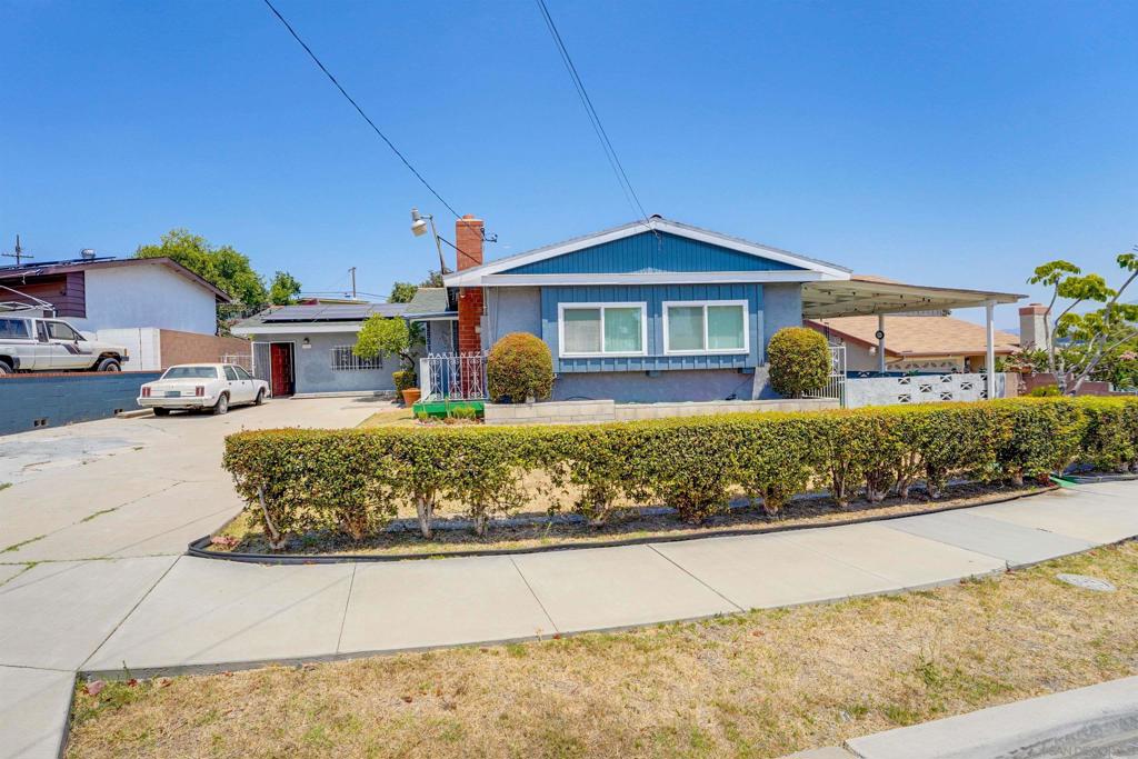 2951 MANOS DRIVE