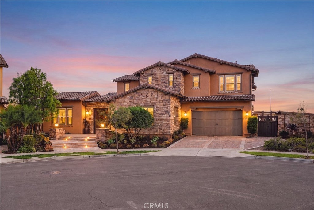 2252 E Rosecrans Court