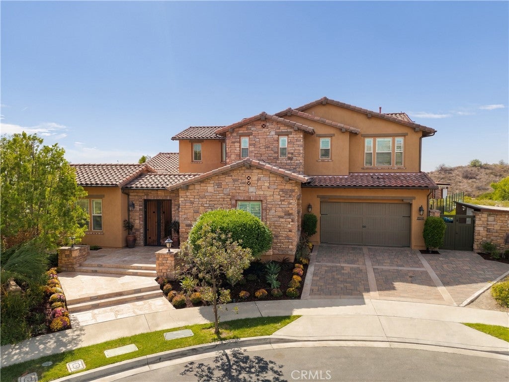 2252 E Rosecrans Court