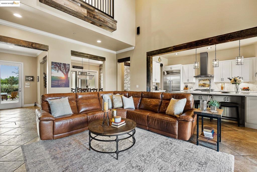 DISCOVERY  BAY - Residential