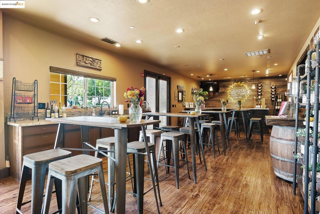 DISCOVERY  BAY - Residential