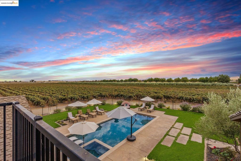 DISCOVERY  BAY - Residential