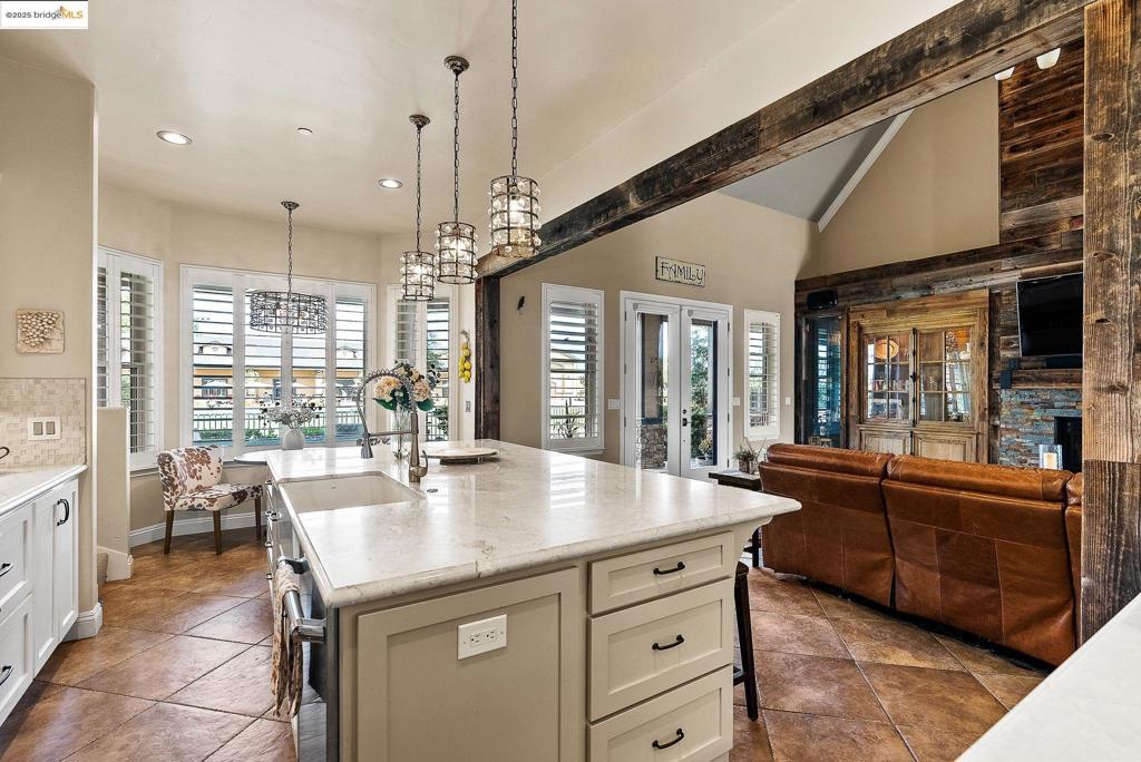 DISCOVERY  BAY - Residential