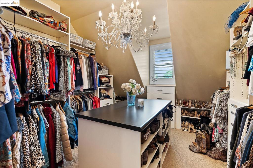 DISCOVERY  BAY - Residential