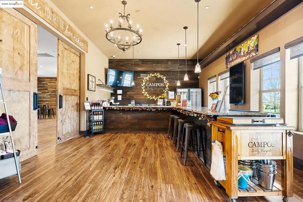 DISCOVERY  BAY - Residential