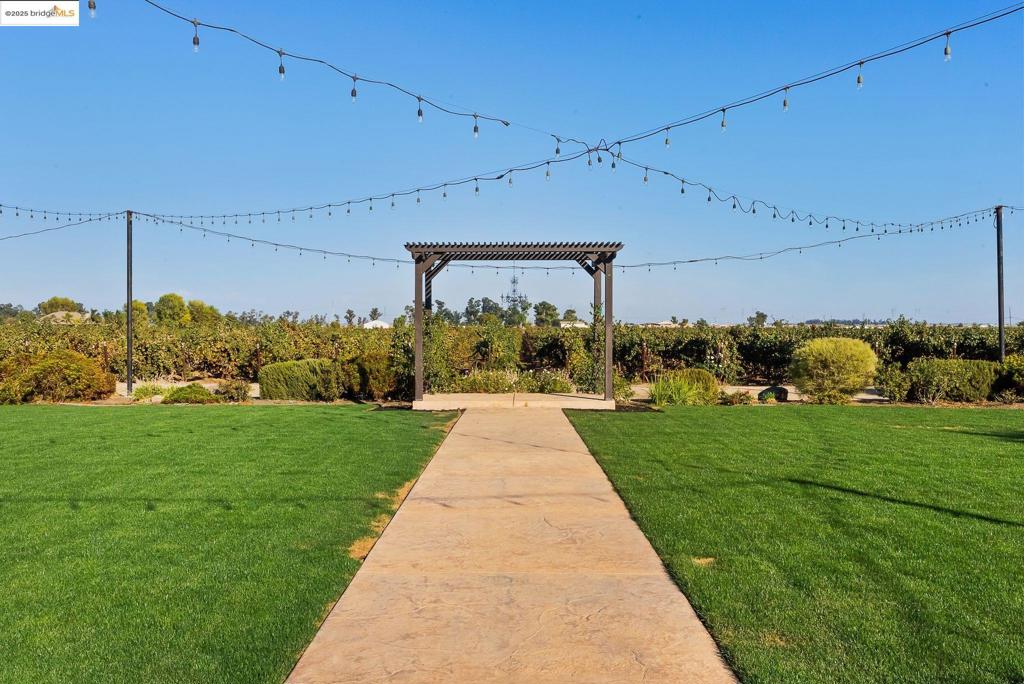 DISCOVERY  BAY - Residential