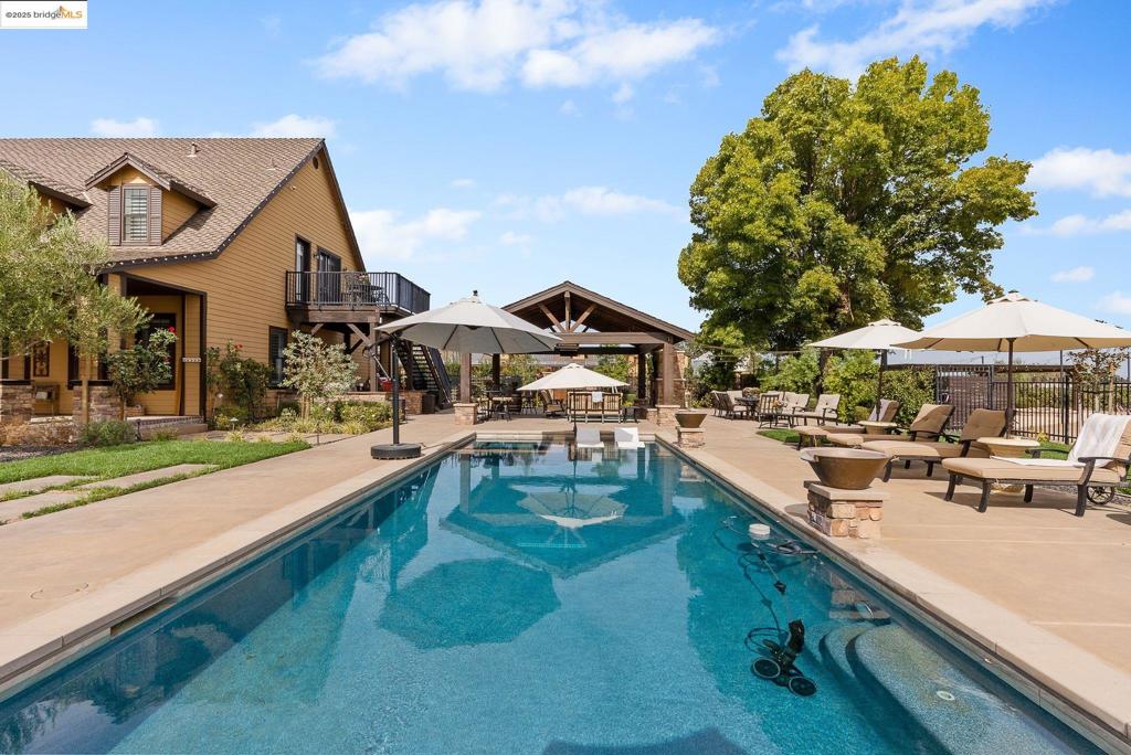 DISCOVERY  BAY - Residential