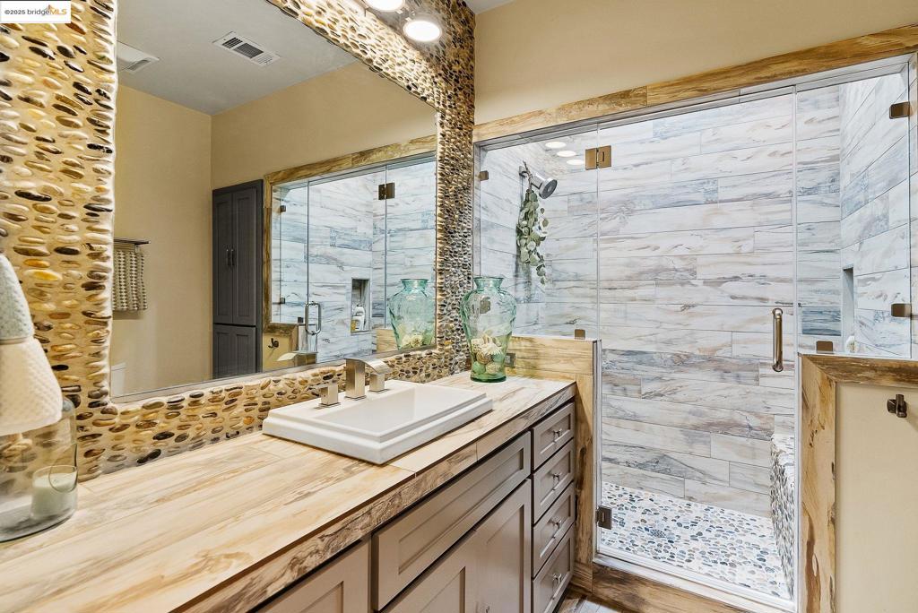 DISCOVERY  BAY - Residential