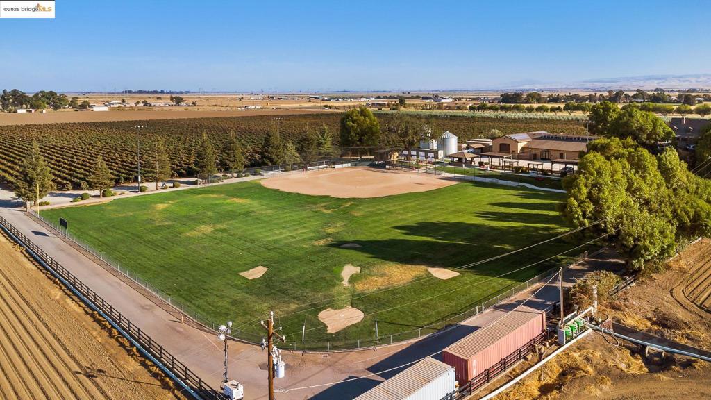 DISCOVERY  BAY - Residential