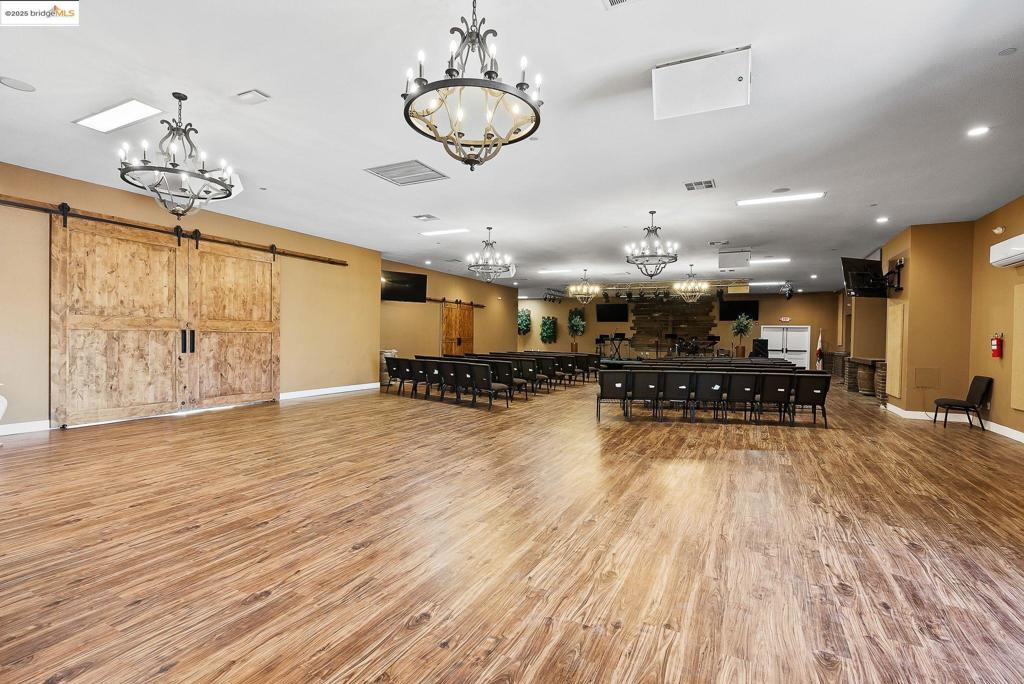 DISCOVERY  BAY - Residential