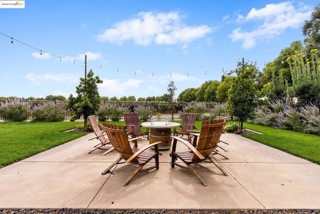 DISCOVERY  BAY - Residential