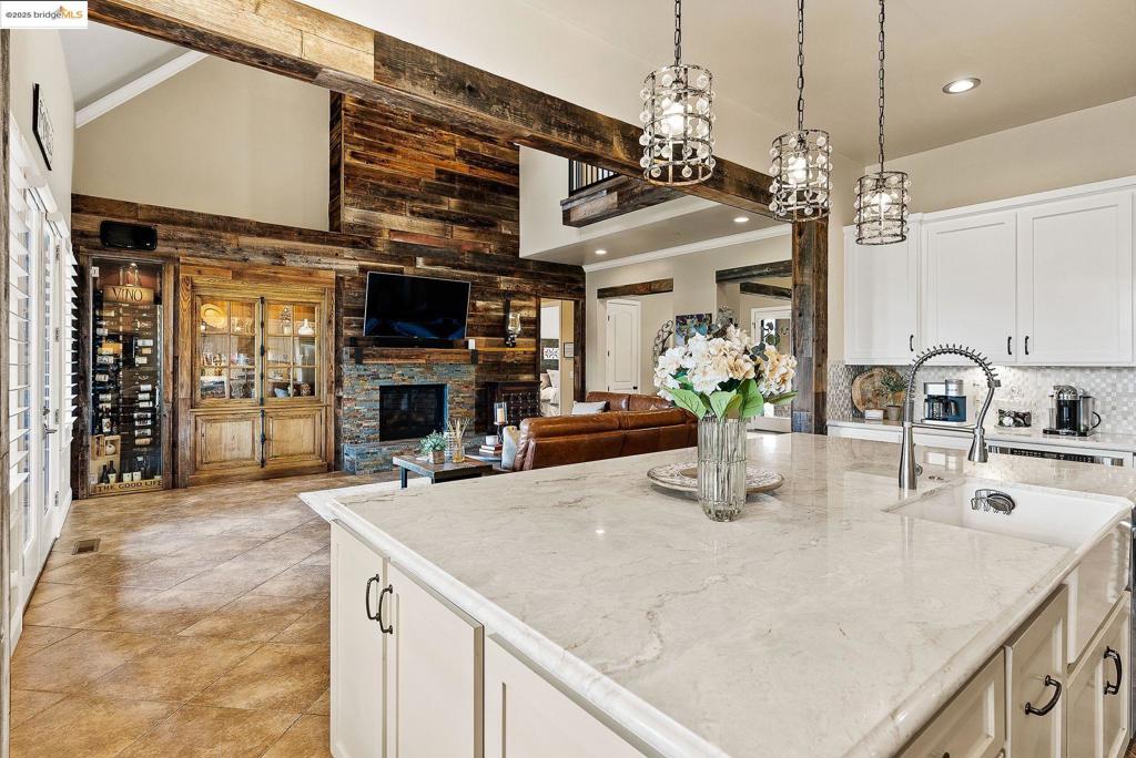 DISCOVERY  BAY - Residential