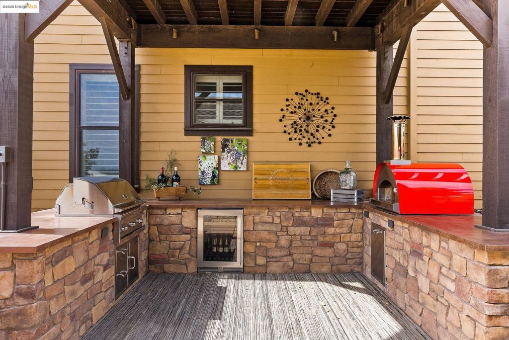 DISCOVERY  BAY - Residential