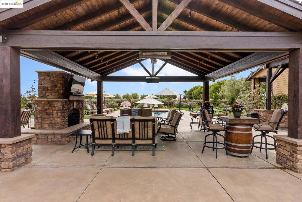 DISCOVERY  BAY - Residential