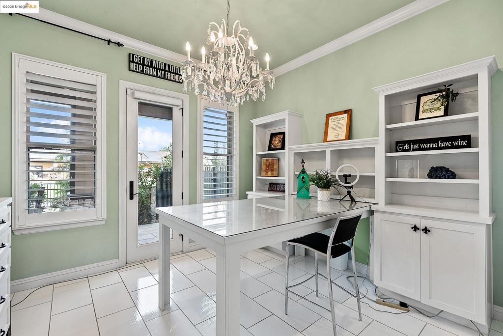 DISCOVERY  BAY - Residential