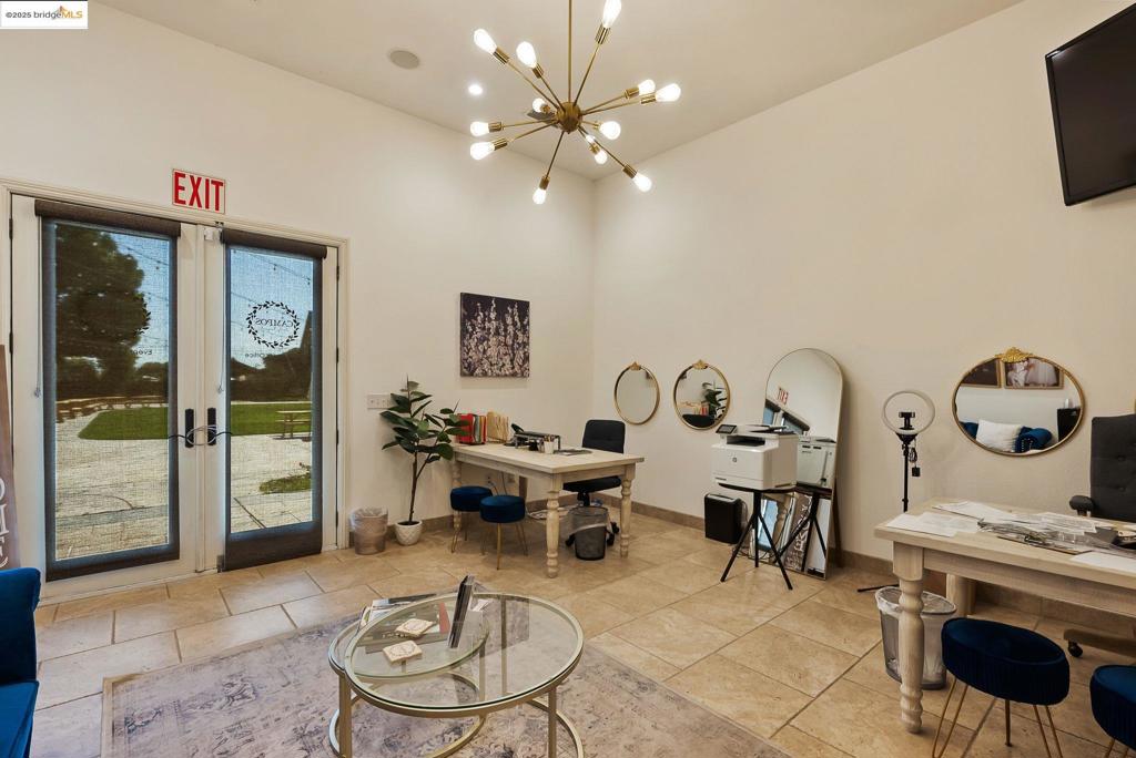 DISCOVERY  BAY - Residential