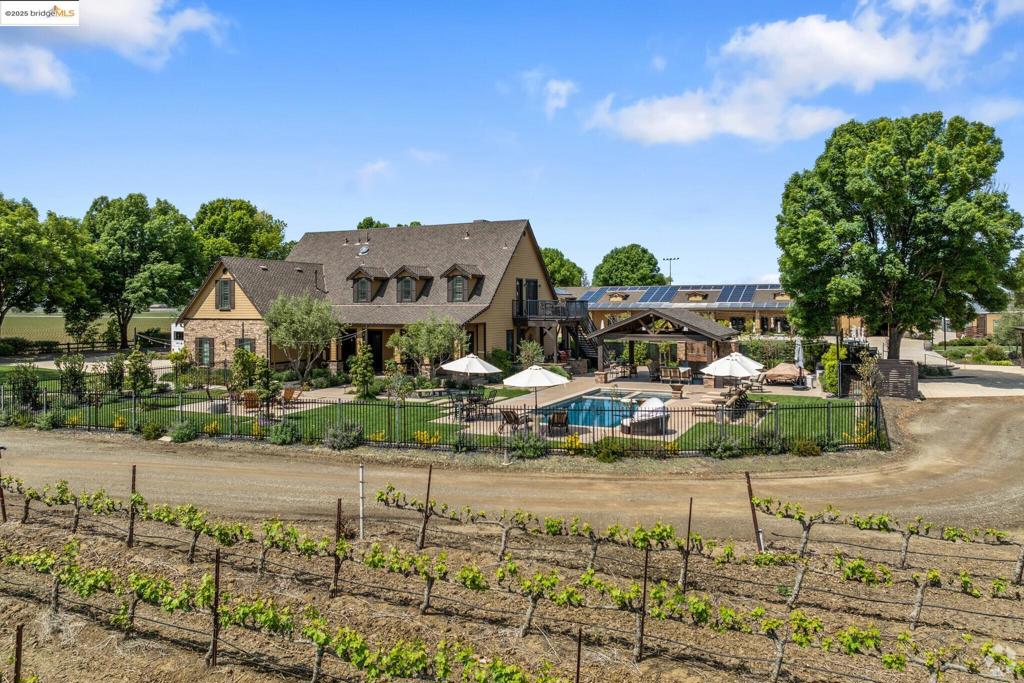 DISCOVERY  BAY - Residential