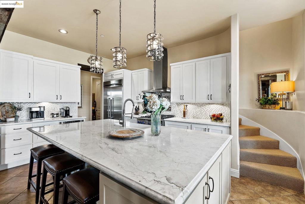 DISCOVERY  BAY - Residential