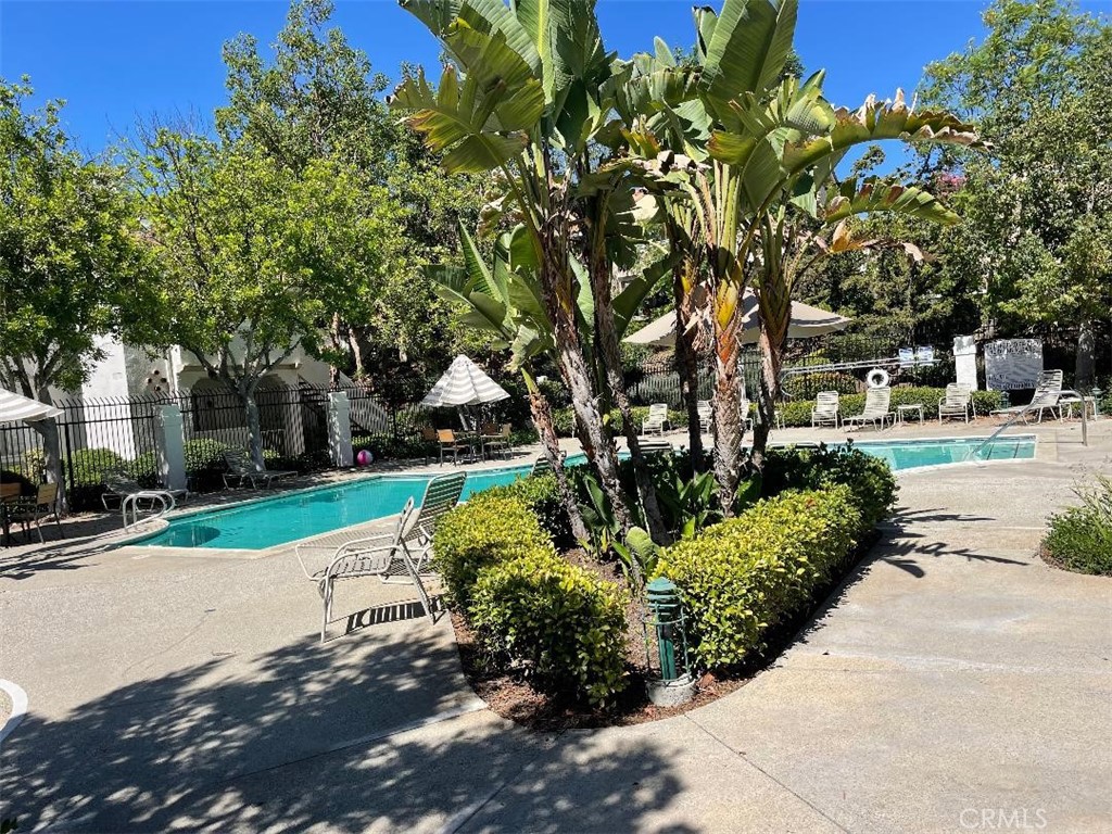Las Flores (R1) (LF) - Residential