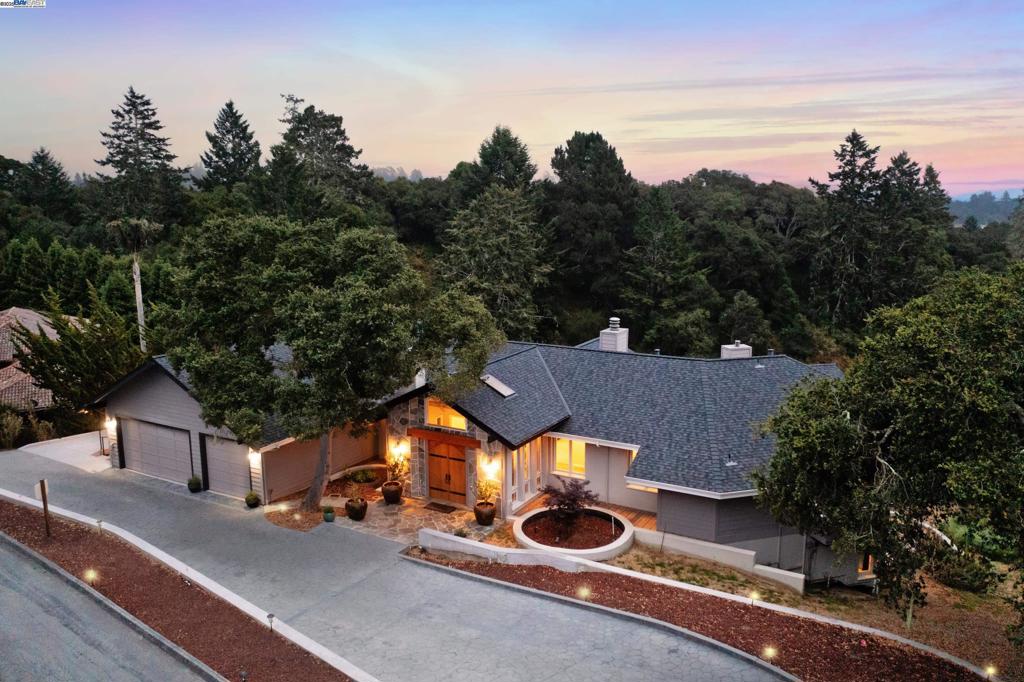 905 Moon Valley Ranch Rd