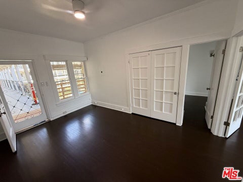 Photo of 4125 S Figueroa Street #302, Los Angeles, CA 90037 (MLS # 26874083)