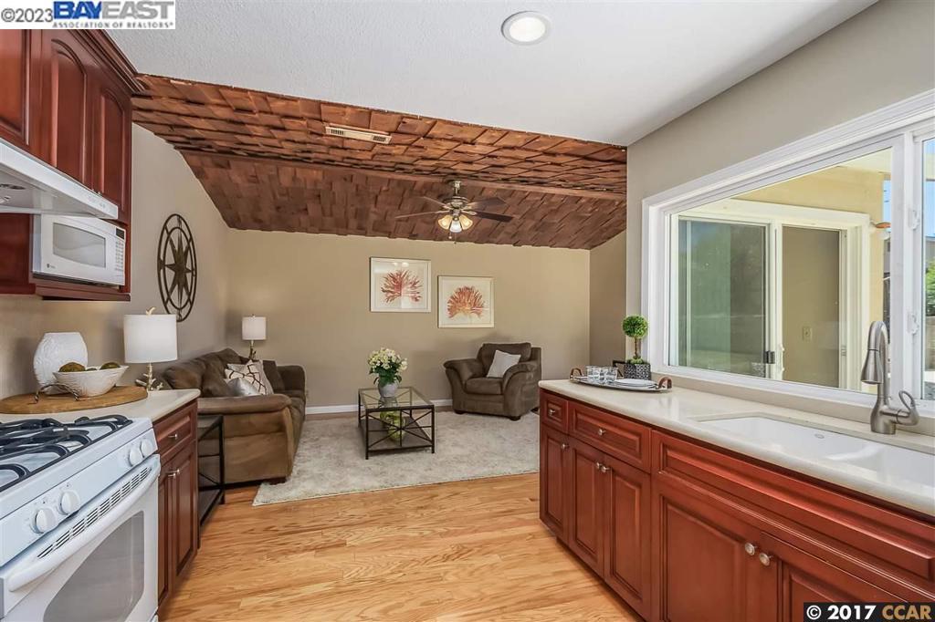 SILVERGATE - Residential Lease