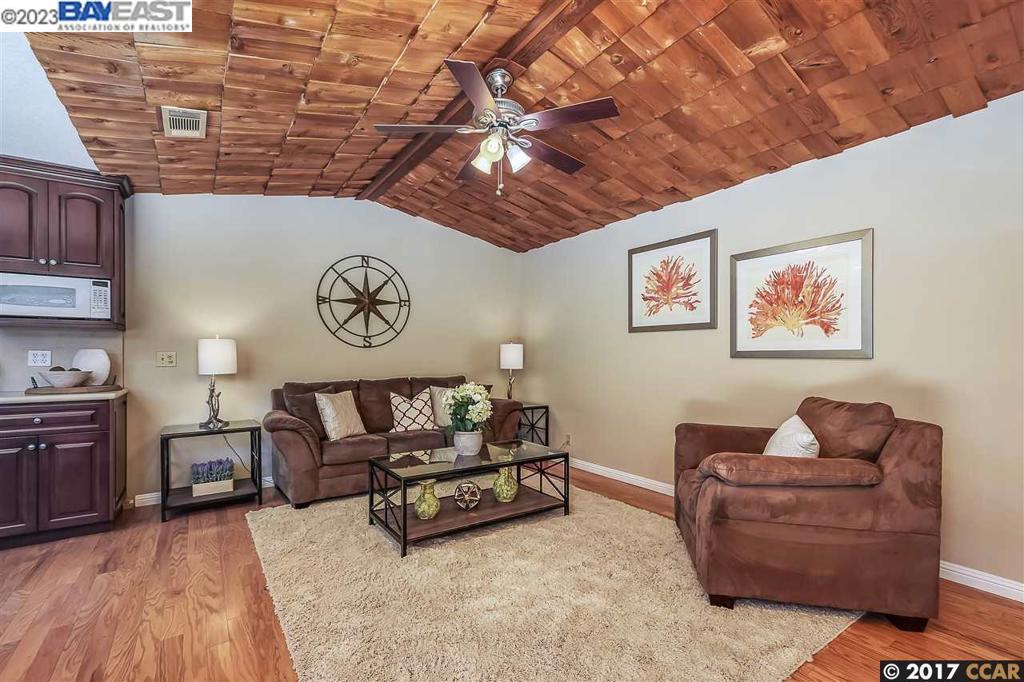 SILVERGATE - Residential Lease