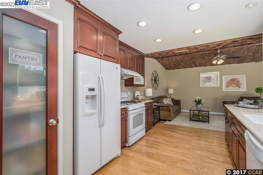 SILVERGATE - Residential Lease