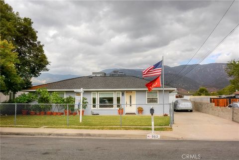 Photo of 962 W 41st St, San Bernardino, CA 92407 (MLS # CV25239626)