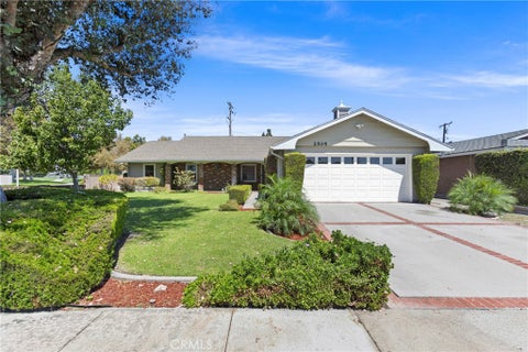 Photo of 2505 E Oshkosh AVE, Anaheim, CA 92806 (MLS # OC26193690)