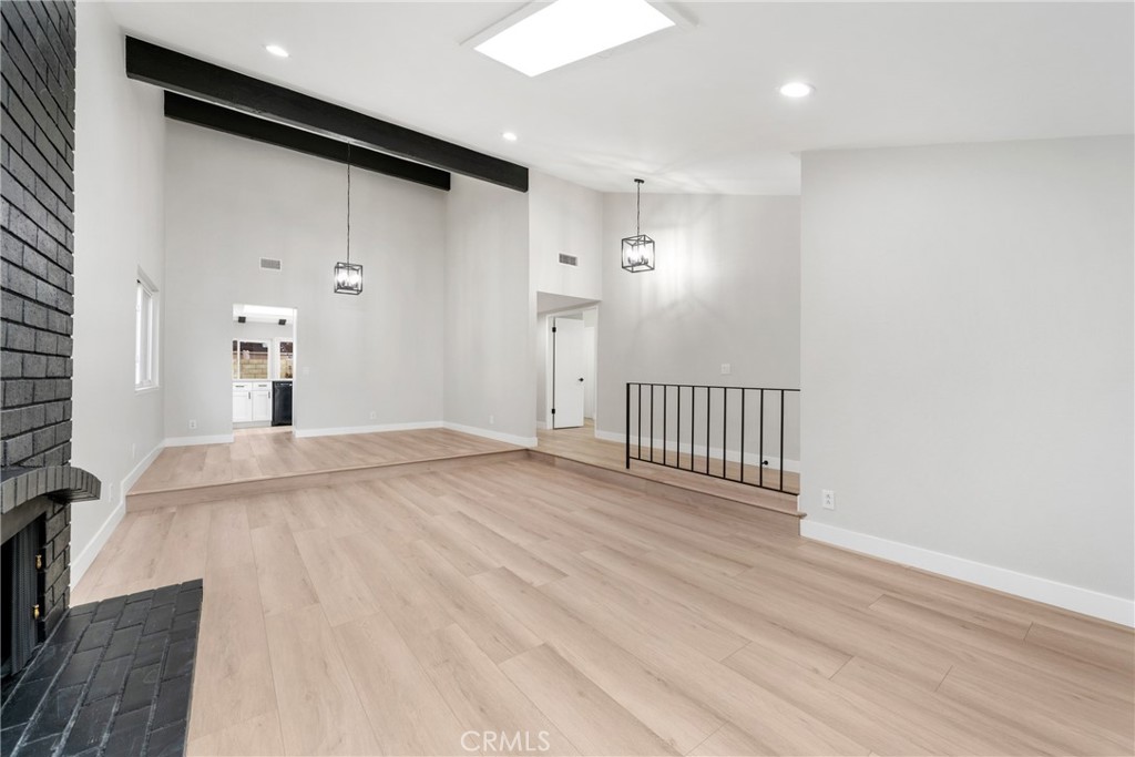 9374 Fleetwood Street