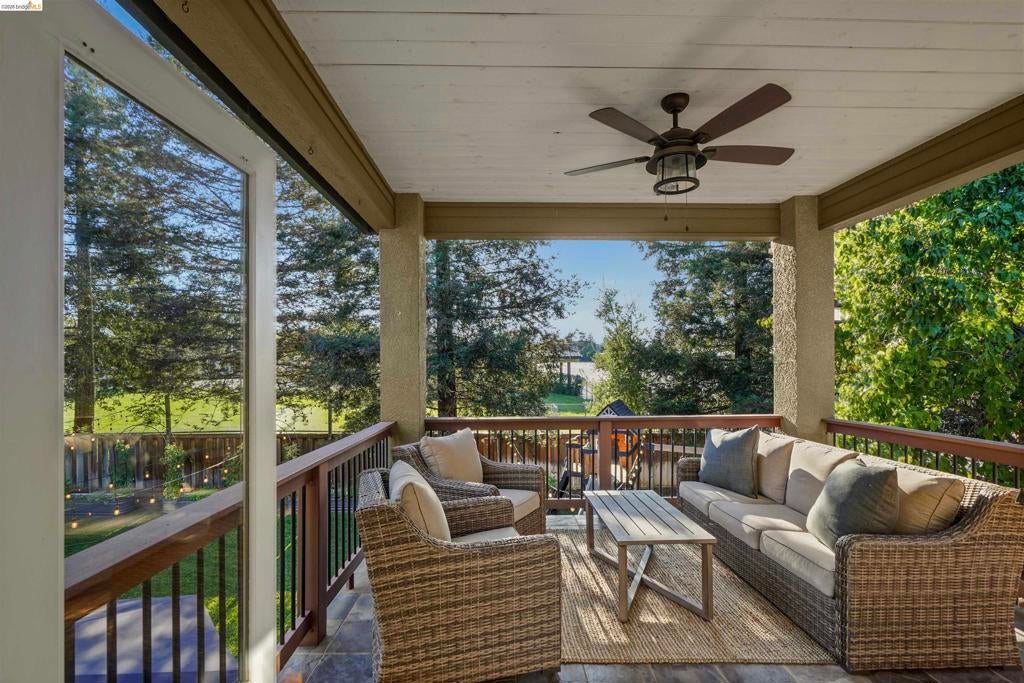 1049 Meadowgate Way
