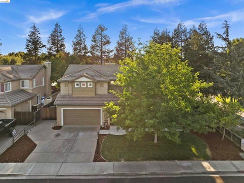 Photo of 1049 Meadowgate Way Way, Brentwood, CA 94513 (MLS # 41146345)