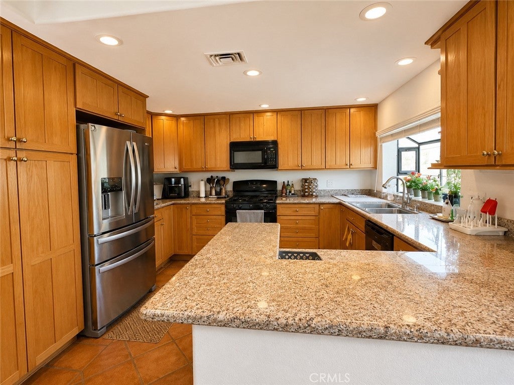 376 E 12th
