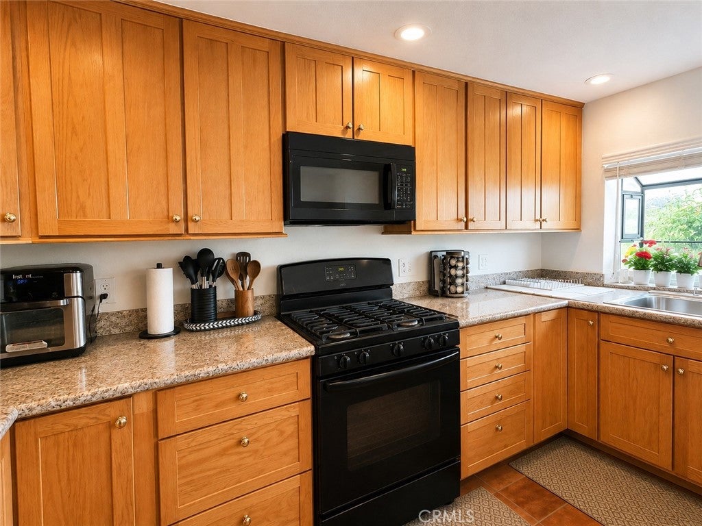 376 E 12th