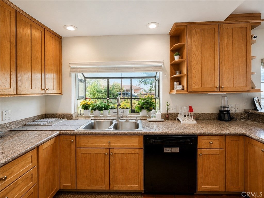 376 E 12th