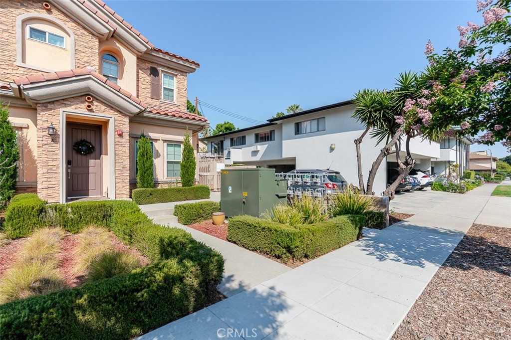 Properties 1 101 E Alhambra Road