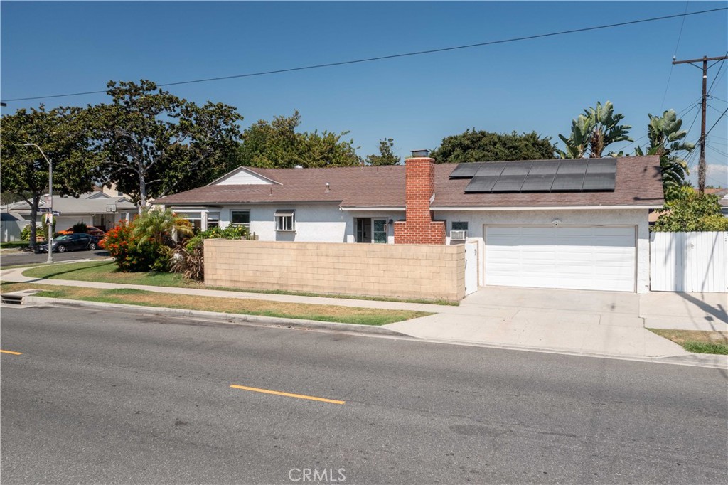 4502 Adenmoor
