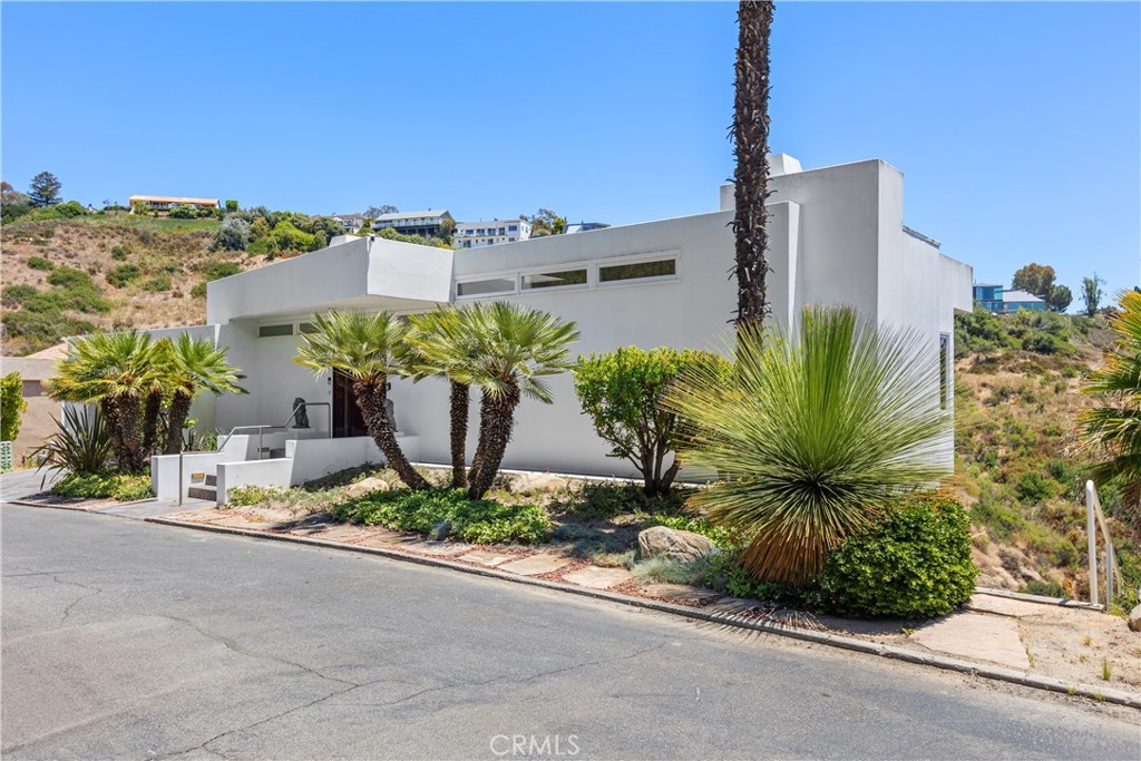 2365 Hillview Drive