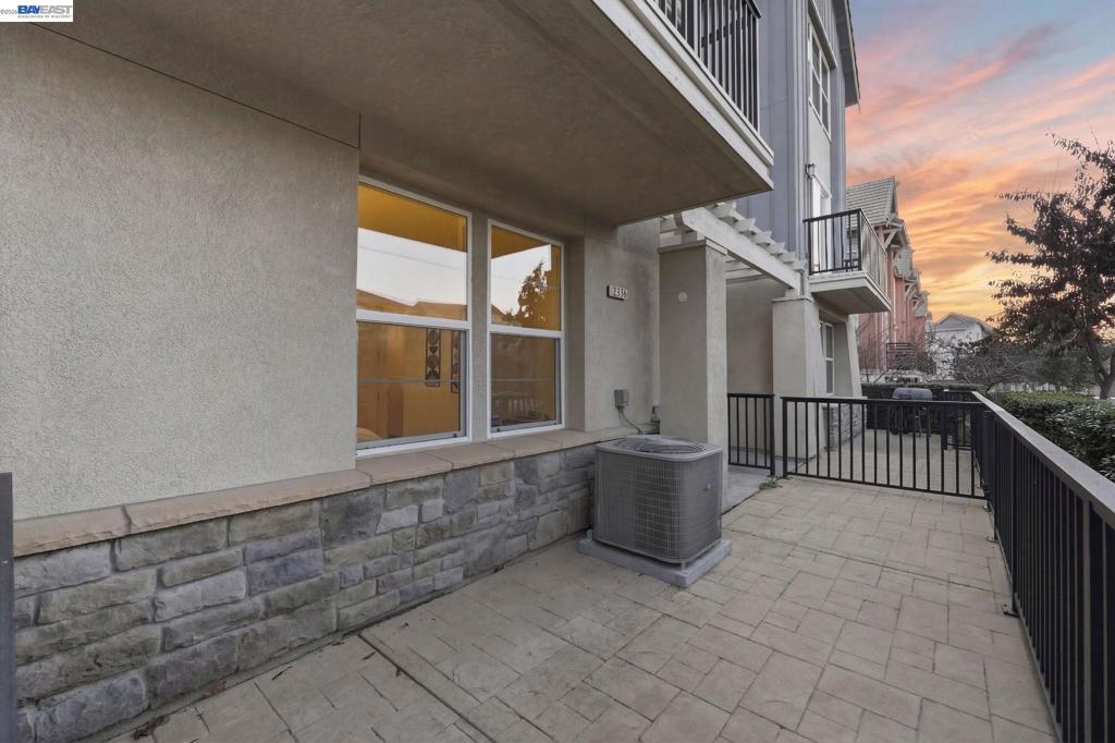 2336 2336 Carbondale Way