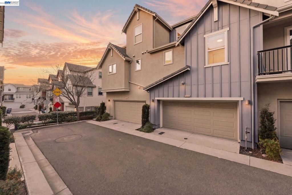 2336 2336 Carbondale Way