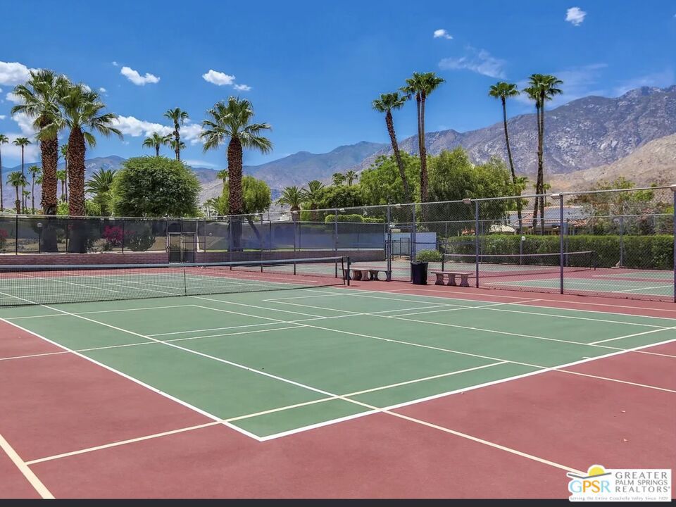 1655 E Palm Canyon Drive 111