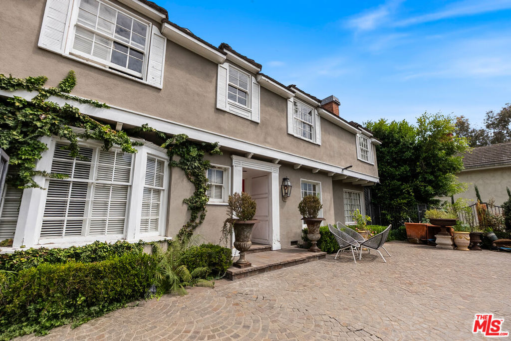 1450 N Doheny Drive
