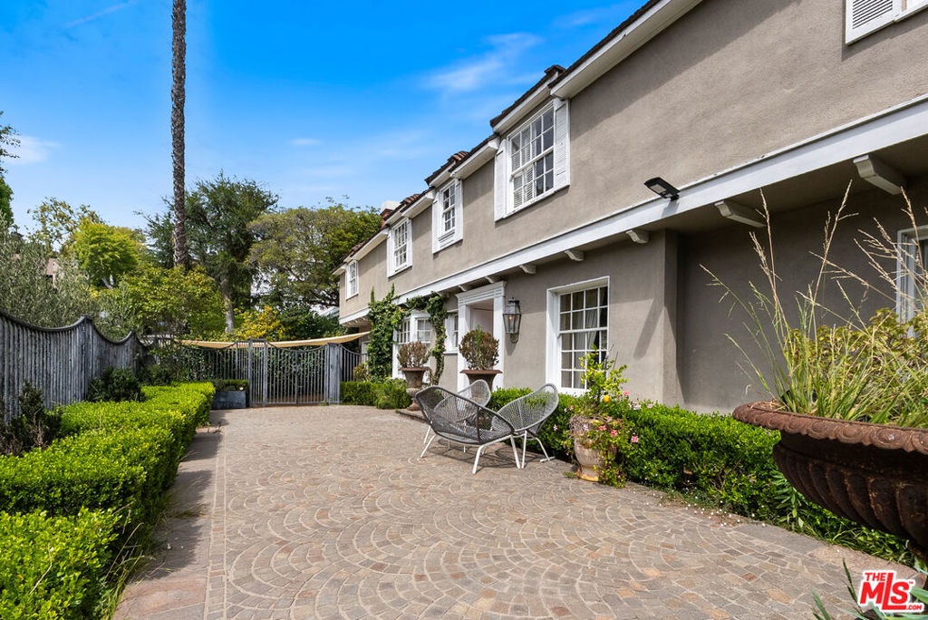 1450 N Doheny Drive
