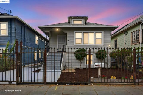 Photo of 1725 38Th Ave AVE, Oakland, CA 94601 (MLS # 41150354)