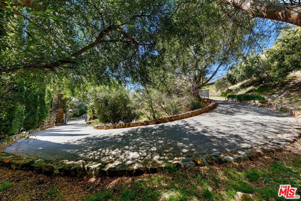 260 Loma Metisse Road